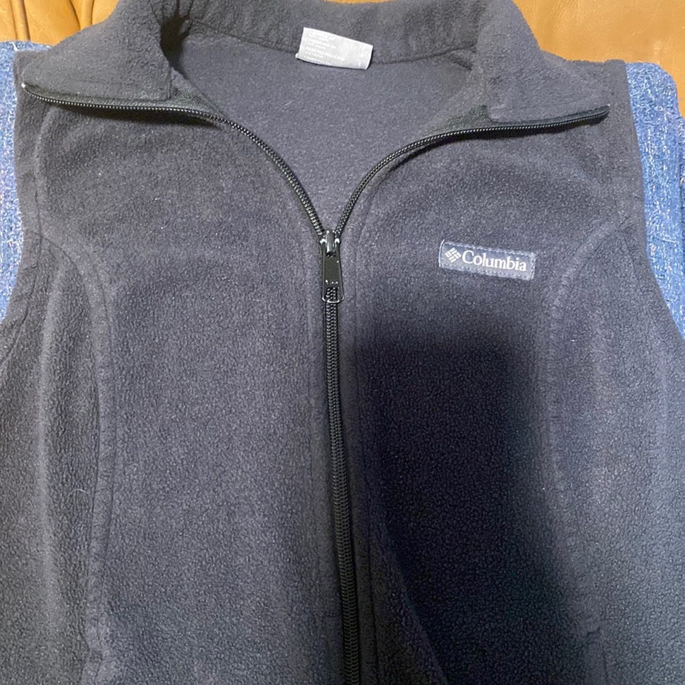 Small black Colombia vest